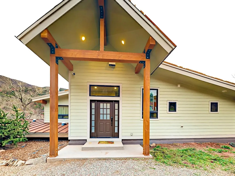 South Bill Creek Home 3 Bedrooms 2.5 Bathrooms Home