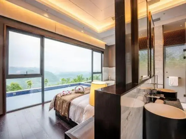 Wyndham Grand Plaza Royale Peach Blossom Hot Springs Resort
