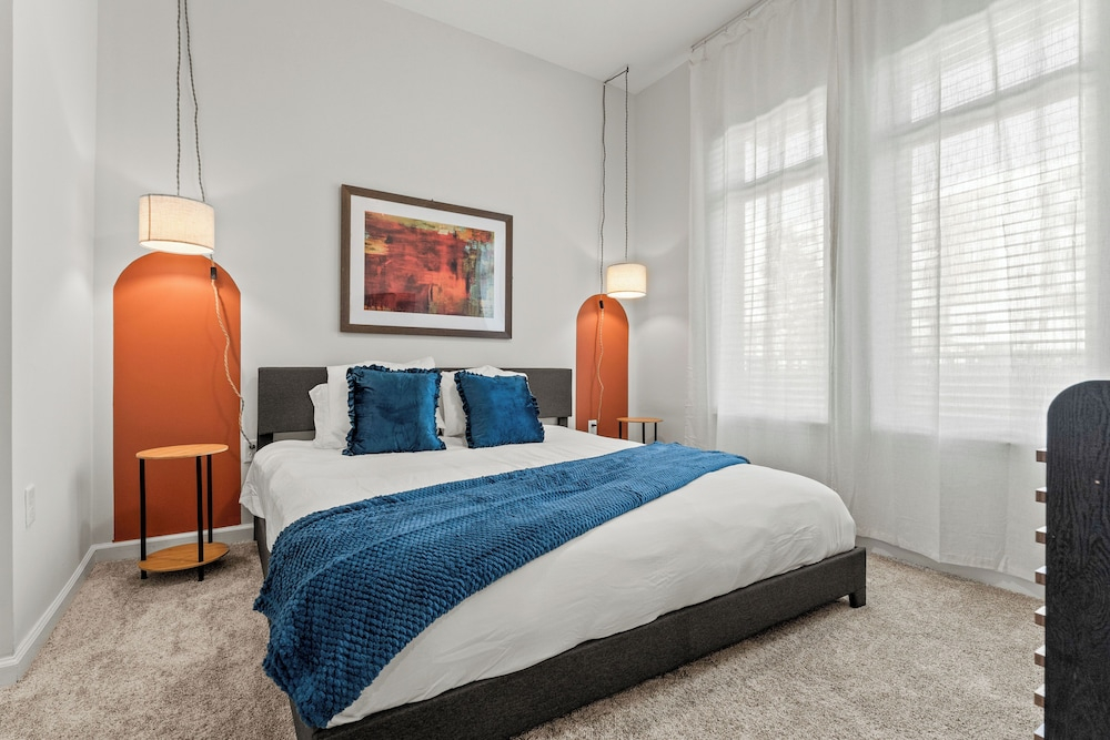 Riviere Apartments King Bed Suite & Pool & Gym & Pet Friendly & Near Epic Universe