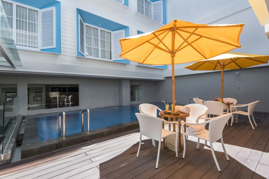 Yans House Hotel