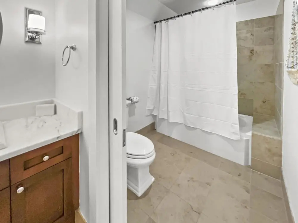 Views From Above 3 Bedroom Condo by RedAwning