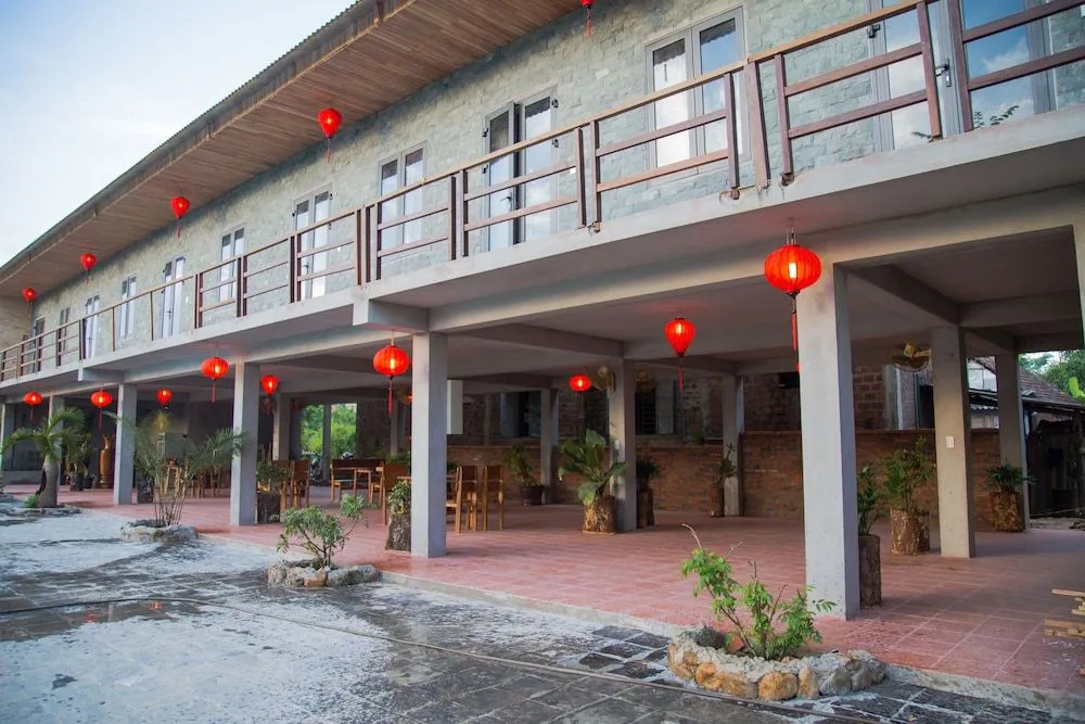 Jungle Boss Travel Lodge