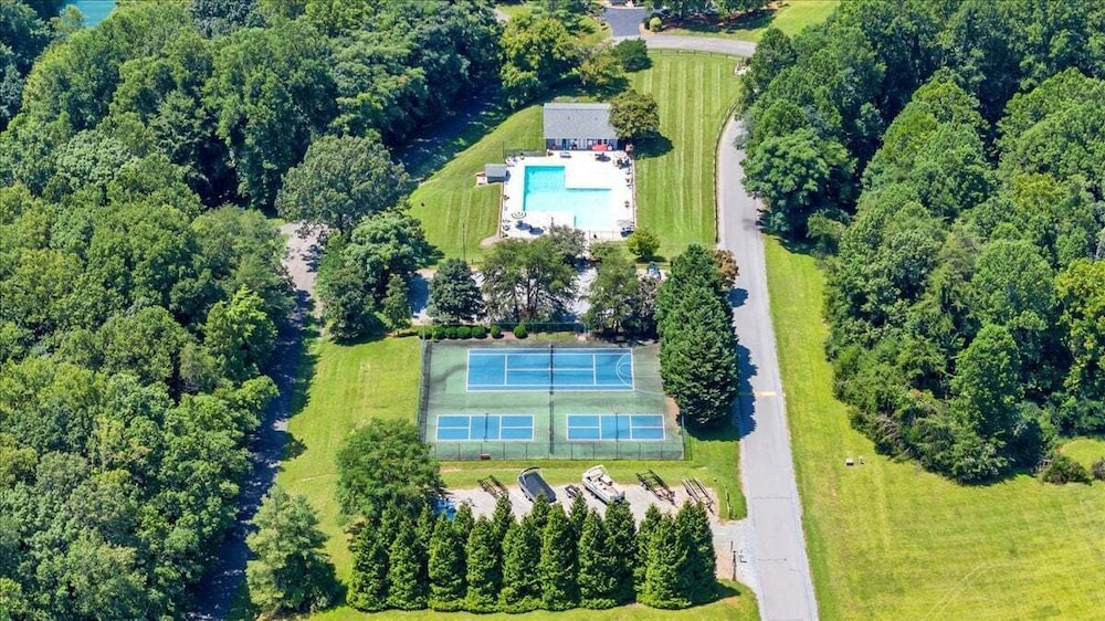 Lakeview Village East - Community Pool, Tennis & Boat Ramp