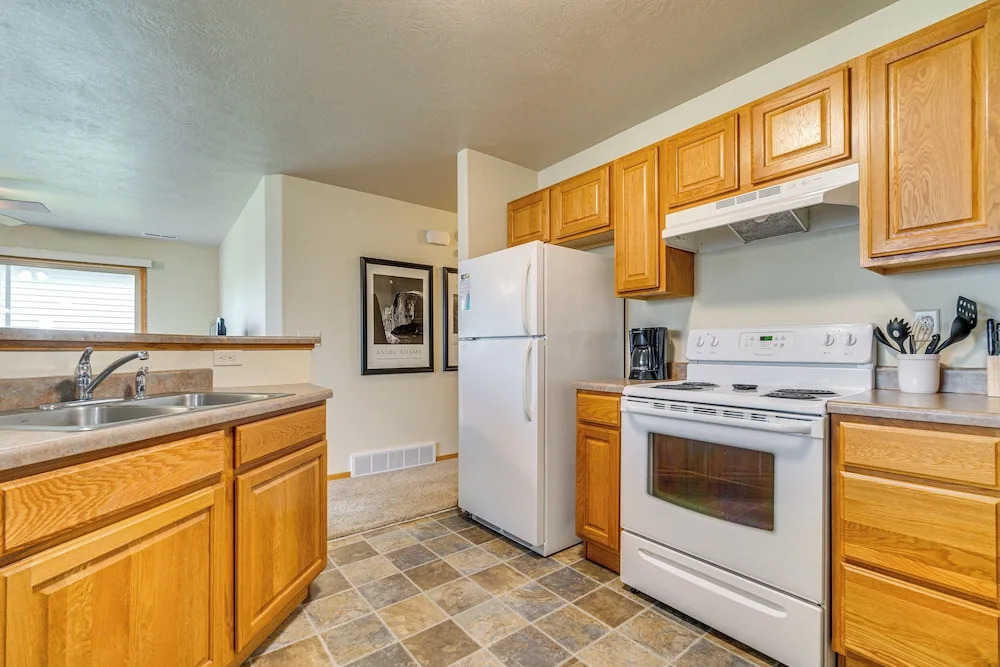Cozy Sioux Falls House - Walk to Park!