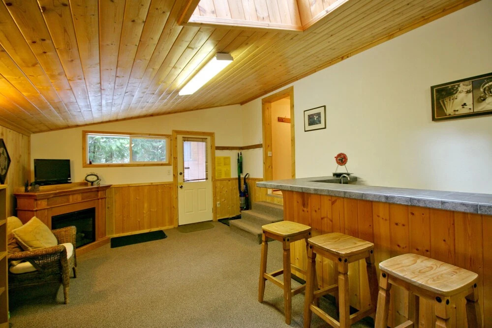 Snowline Cabin 23 - Great Cabin With hot Tub, Game Room, Wifi and Sauna