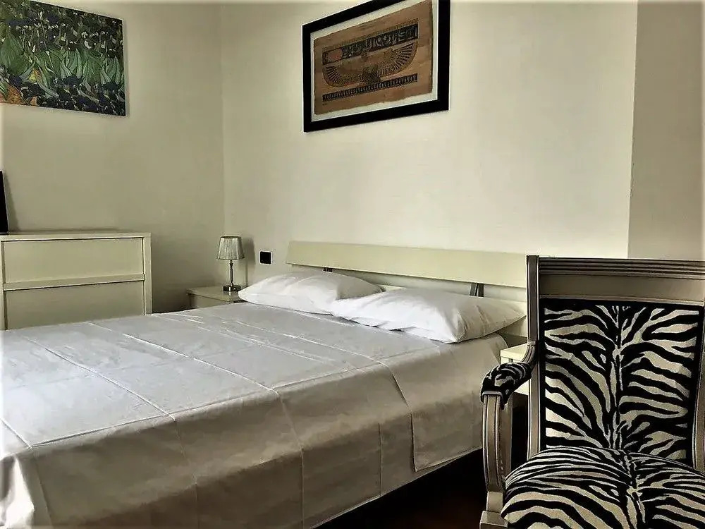 Iris Apartment