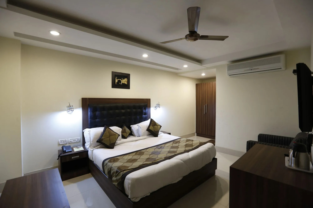 Hotel D'Capitol- Delhi Airport