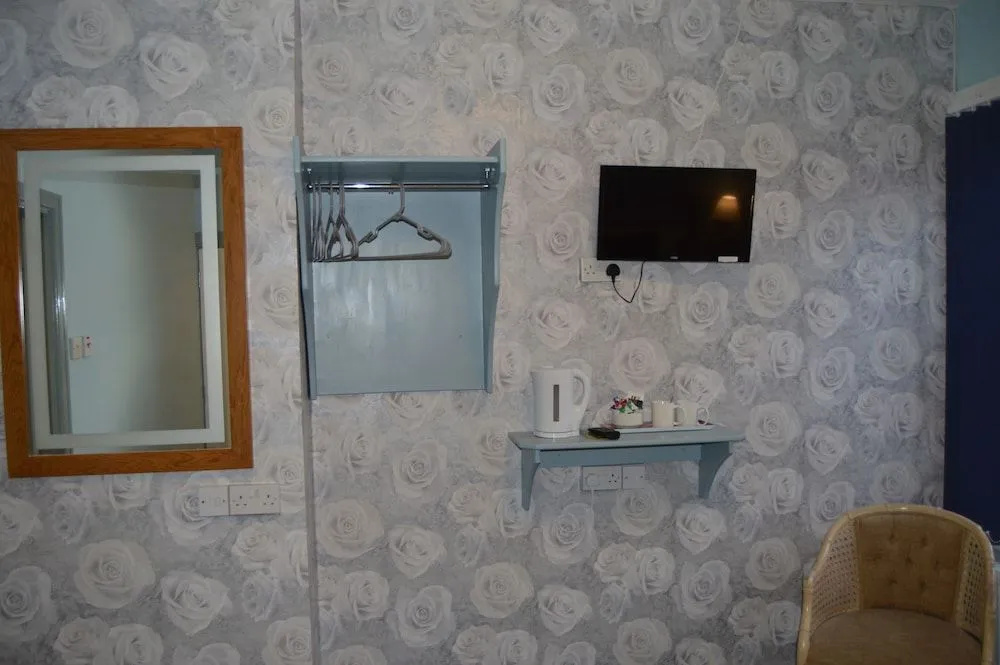 Central Cove Guesthouse