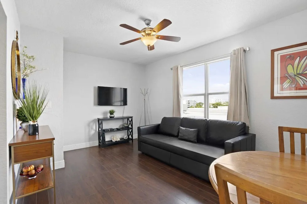 Welworth Condos by SV Rentals