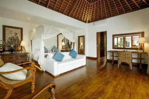 Villa Naty Canggu - 6 Bedrooms Luxury Villa