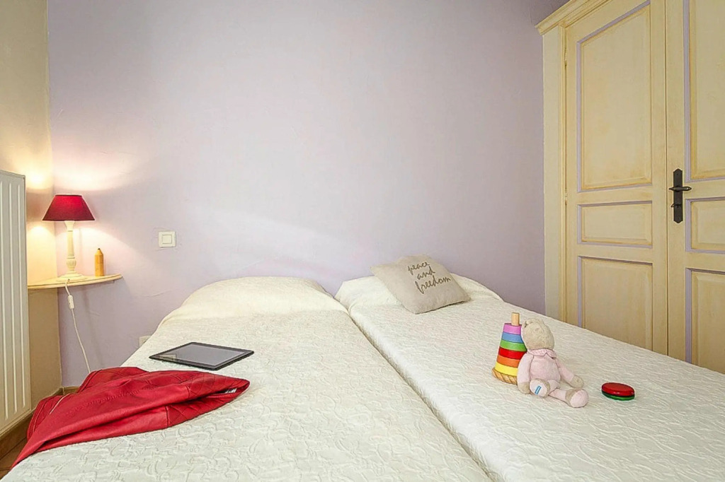 Terraced house in Domaine de Saint-Endréol with golf, SPA and communal pool