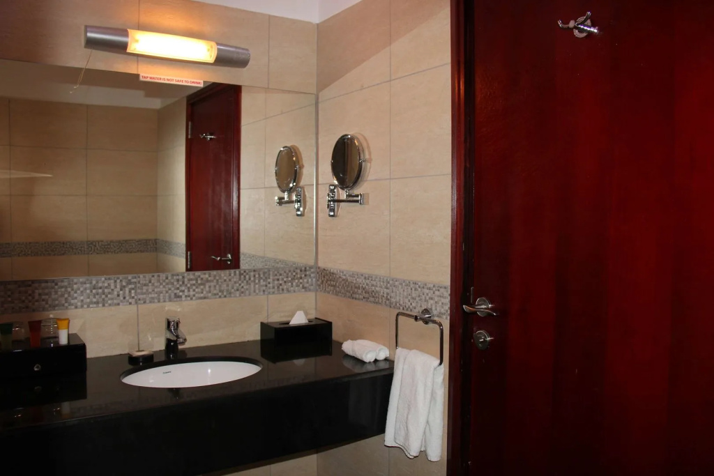 Peninsula Hotel Dar es Salaam