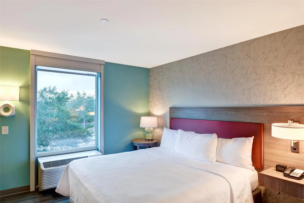 Home2 Suites By Hilton Tampa USF Near Busch Gardens
