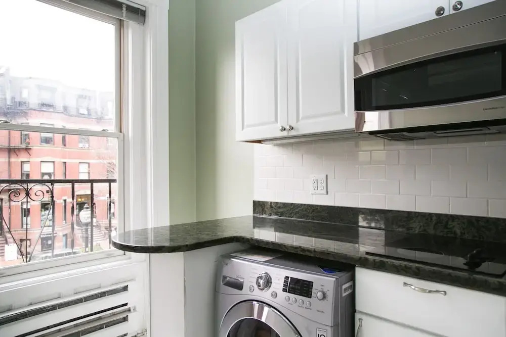 Pleasant Back Bay Suites by Sonder
