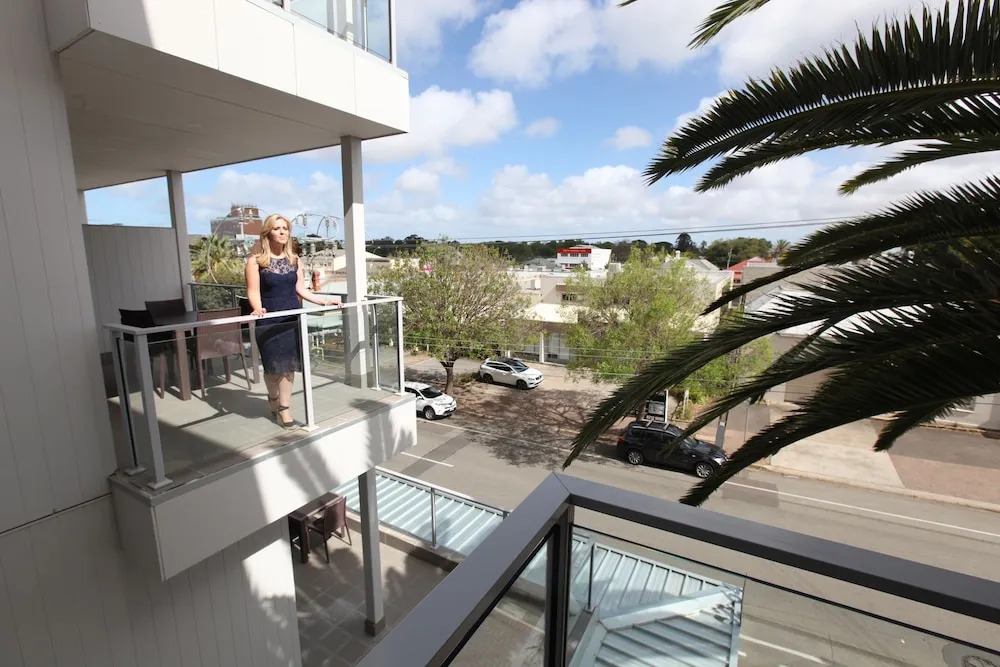 The Palms Apartments