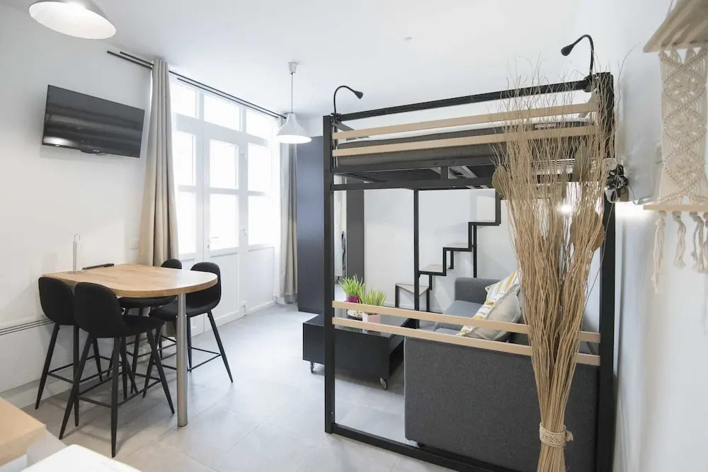 Charming Apartment Near Montmartre