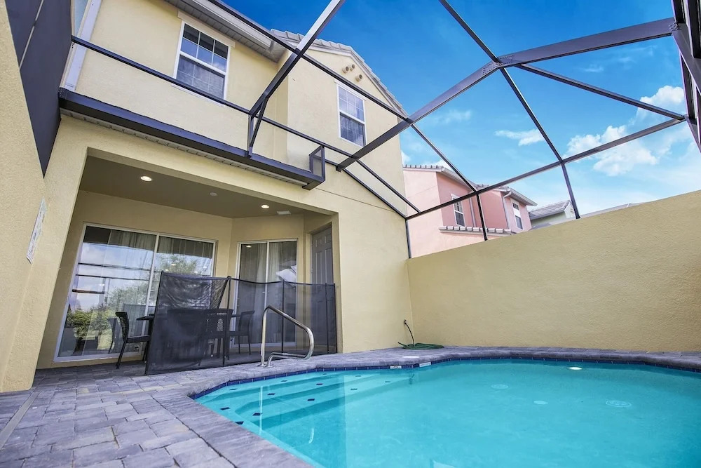 134fr 5 Bedroom Townhouse