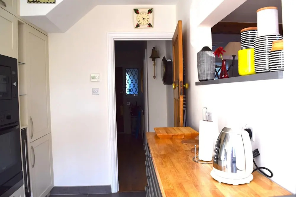 2 Bedroom Garden House in Tooting