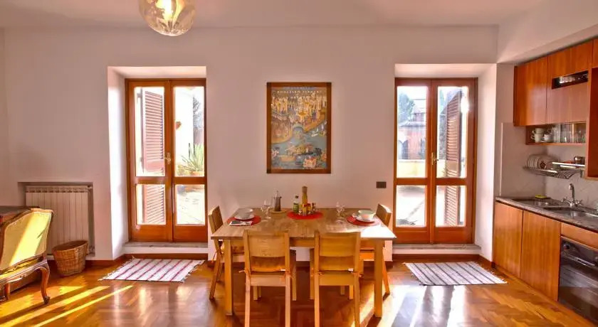 Regina Margherita Halldis Apartment