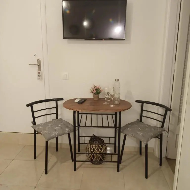 DORAS APARTMENTS STUDIO 1