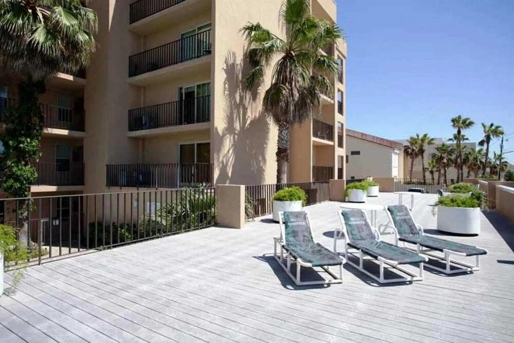 Seagull Condominium 202