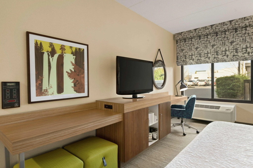 Hampton Inn Portland Airport