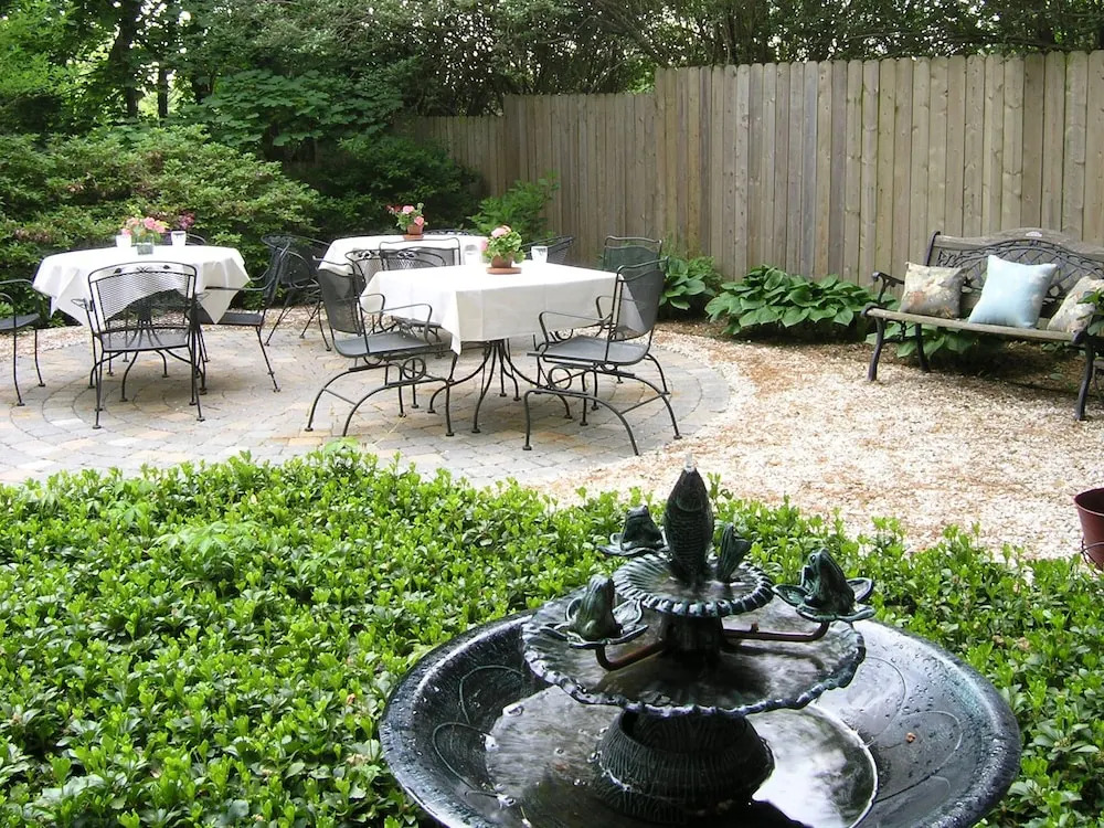Fairville Inn