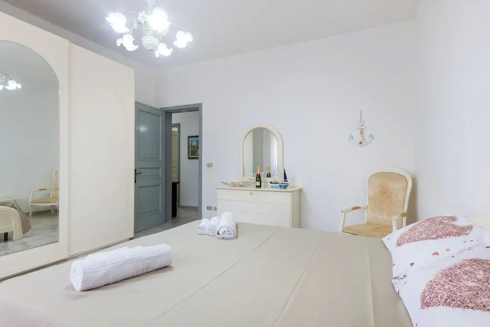 Air-conditioned Villa 300 Meters From Porto Cesareo Beach With Parking