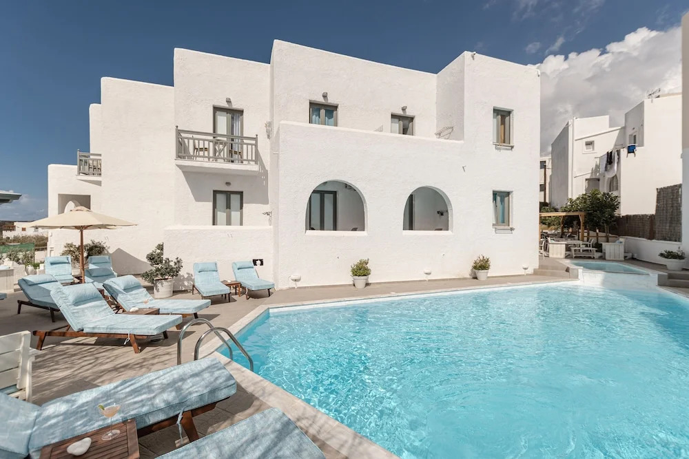 "Makava Suites" Your Luxe Urban Sanctuary