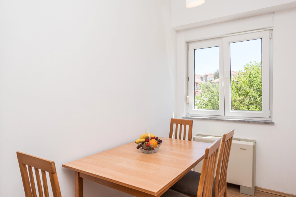 Apartment Rafaela 220m from the beach