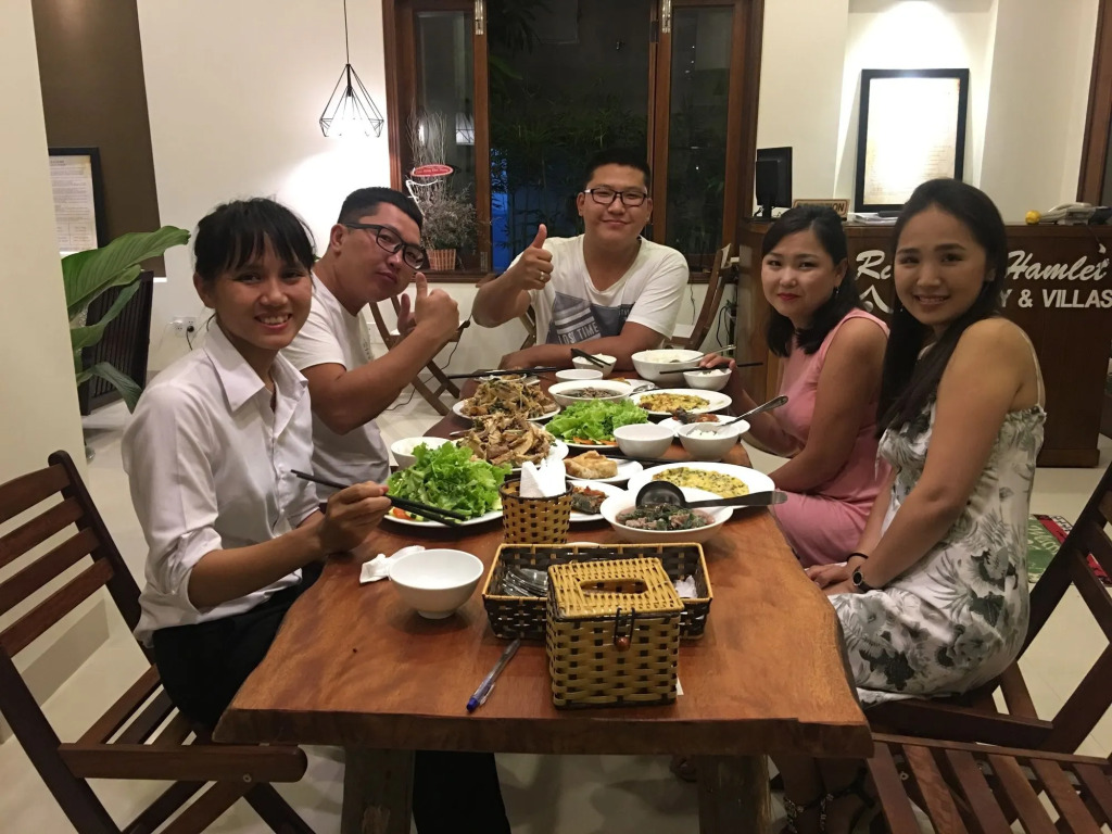 Riverside Hamlet Homestay & Villa