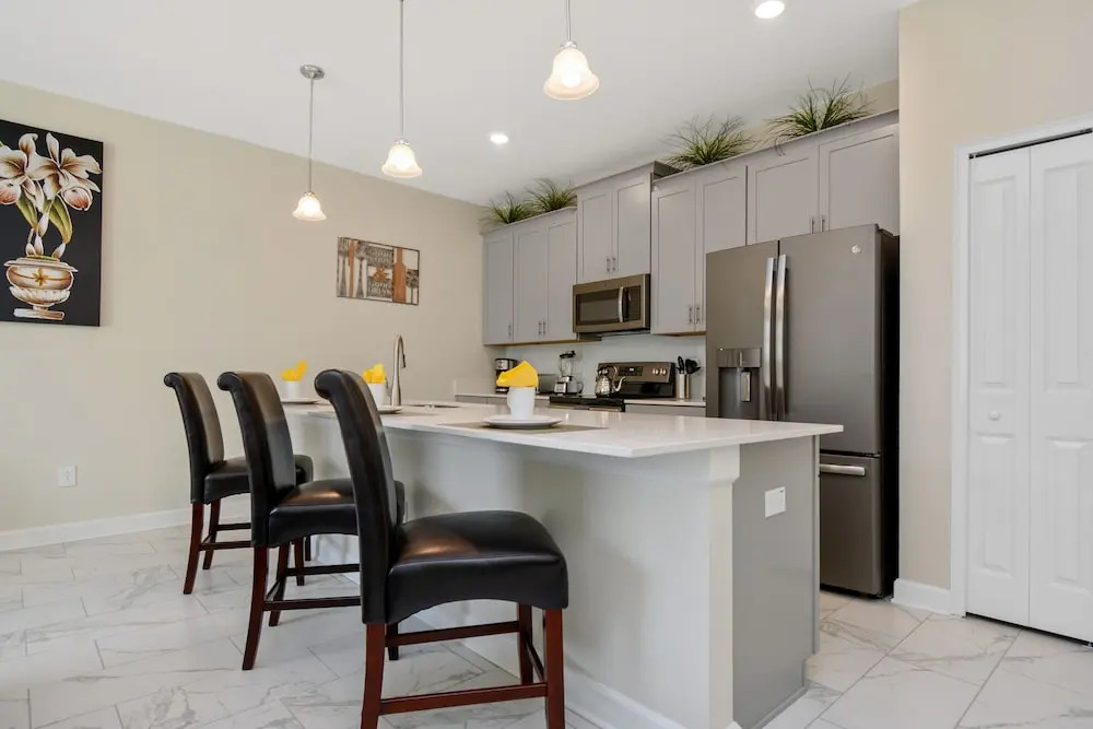 Four Bedroom close to Disney w/ Pool 4898