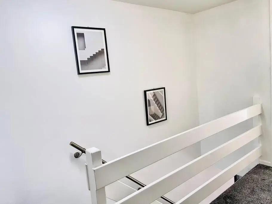 Mayfair Place - Cosy 3 Bedroom House with Free Parking