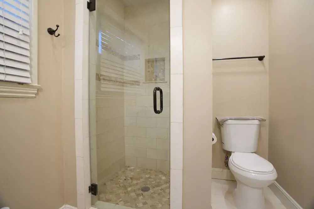 Incredible Estate 5 Bedrooms 3 Bathroom W/resort Style Rock Pool & Jacuzzi