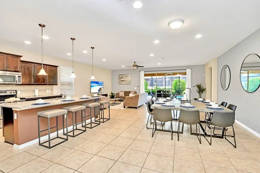 8BR Mansion - Private Pool Games Room Hot Tub