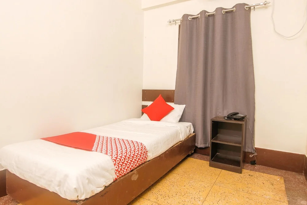 OYO 22421 Indiraj