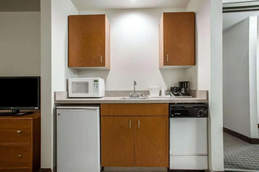 Quality Inn & Suites - 3 Stars