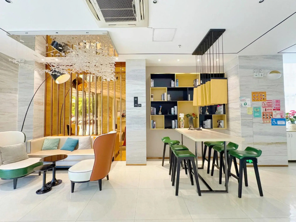City Convenient Hotel