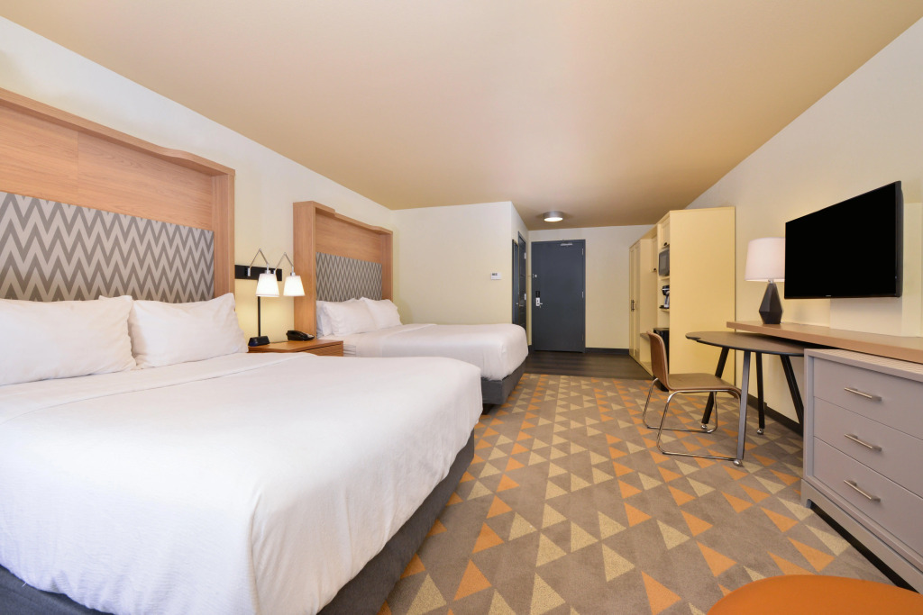 Holiday Inn Kansas City Airport by IHG
