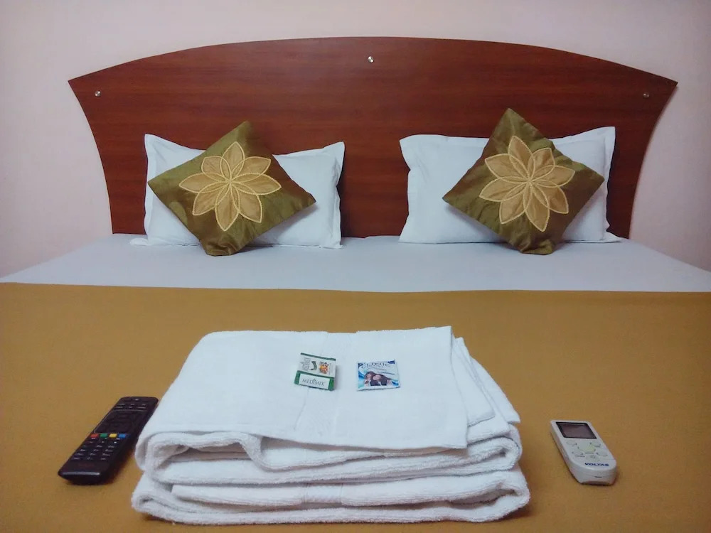 ROYAL GREEN AIRPORT TRANSIT ACCOMMODATION