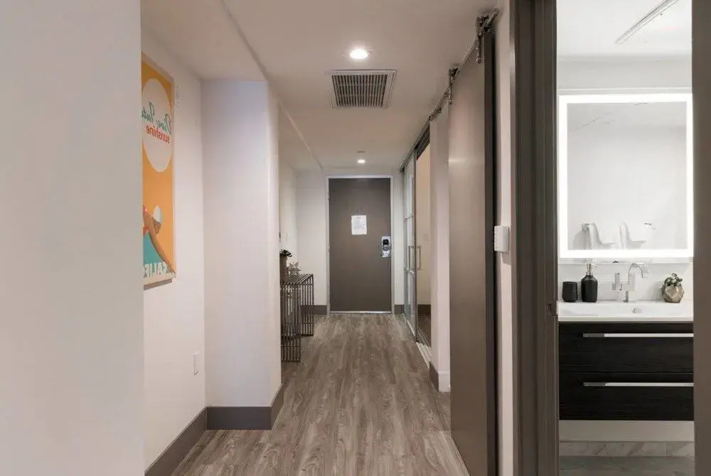 Modern & Spacious 2-Bedroom DTLA