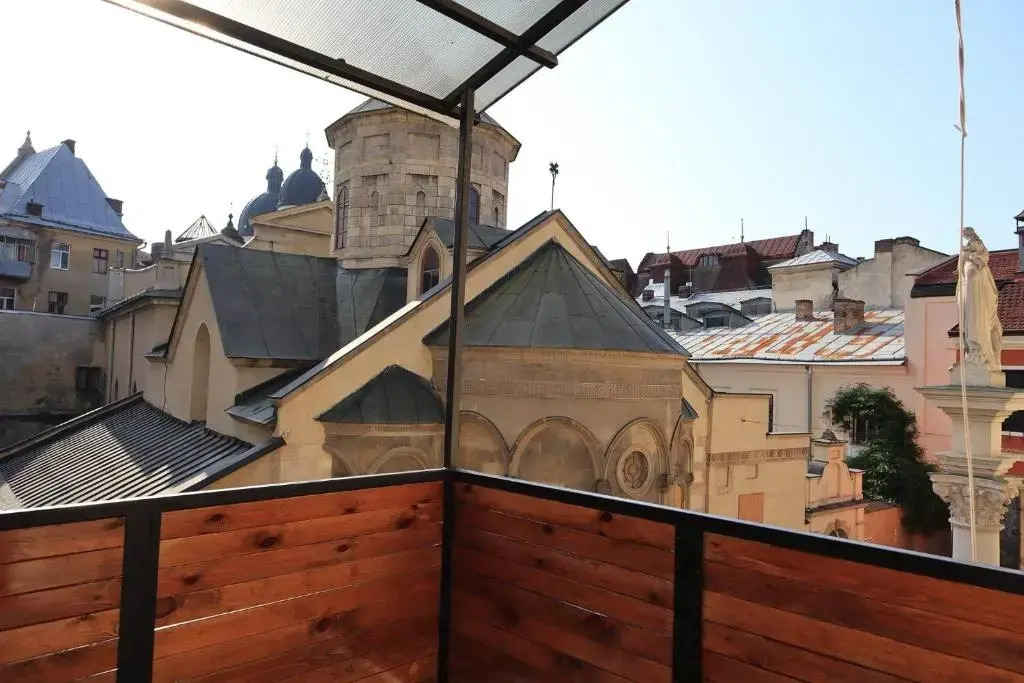 Вірменський дворик / Armenian courtyard