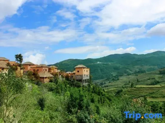 Yuanyang Yuanshe Mulaya Homestay (Terraced Field Scenic Area)