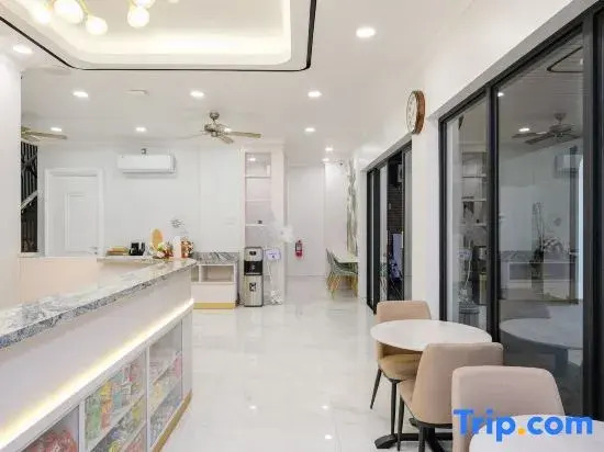 Urbanview Kencana Residence near Pakuwon Mall Surabaya