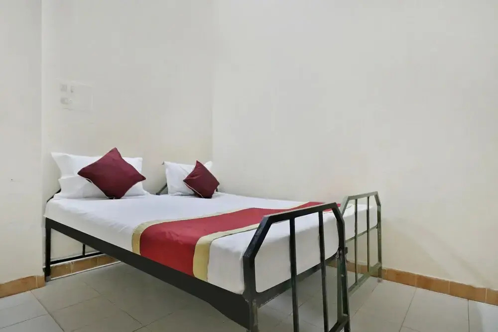 Shanthiniketan Homes by OYO Rooms