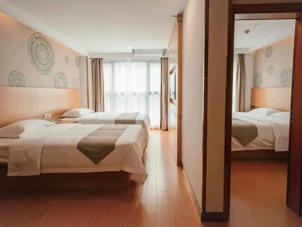 GreenTree Inn Guangxi Zhuang Autonomous Region Guilin Lingui District Luhu International Express Hotel