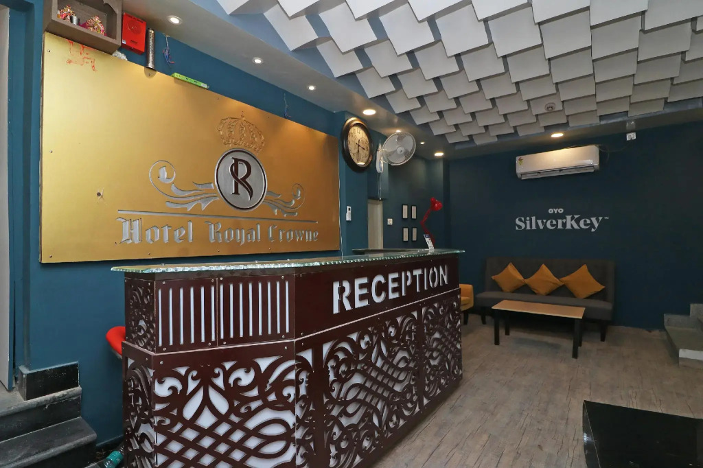 SilverKey Executive Stays 76470 Royal Crown Airport