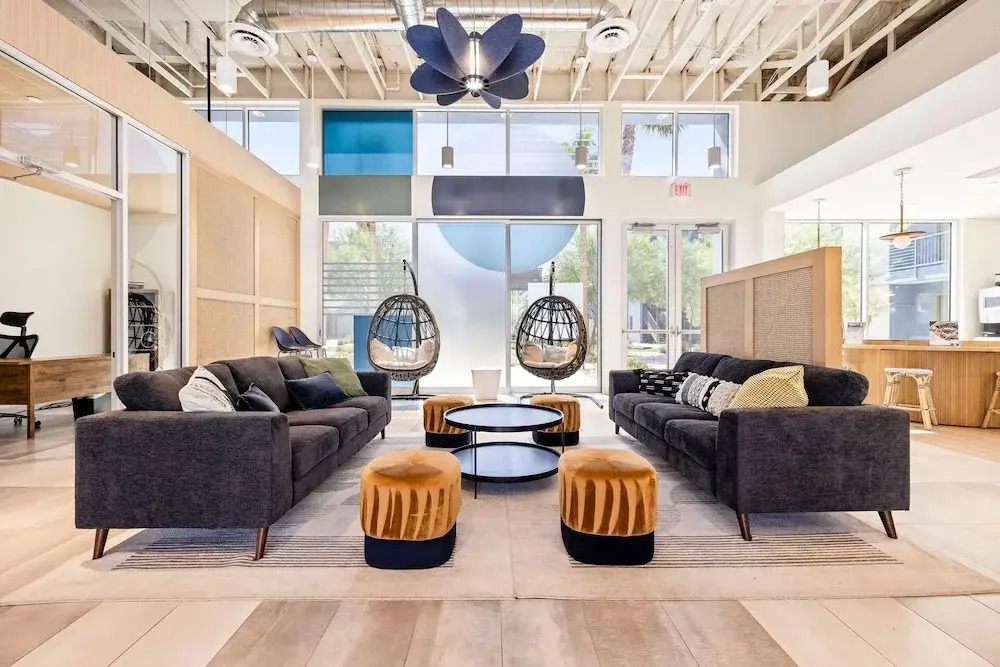 Landing Spectacular 1BD Yoga Studio Gym