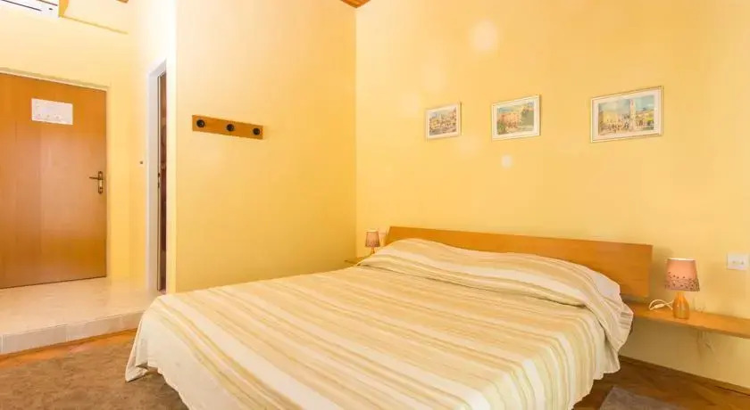 Rooms Relax