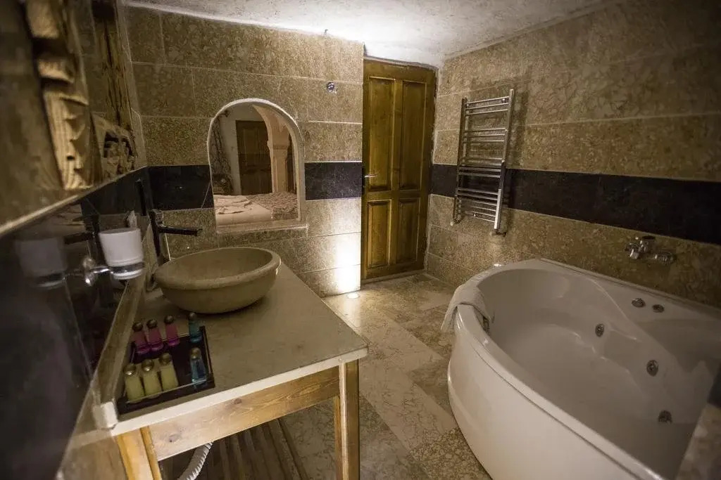 Spelunca Cave Hotel